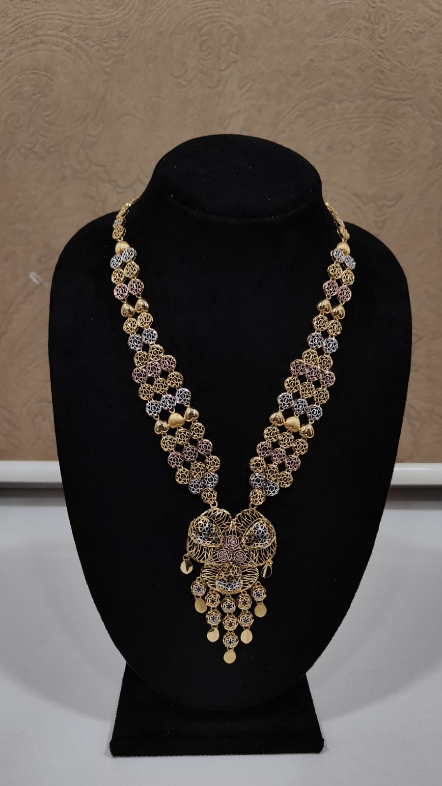 neckles